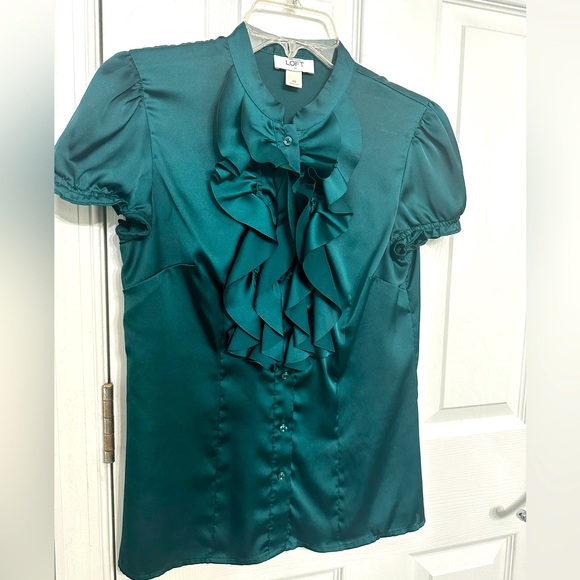 Loft tuxedo silky shirt size XS in emerald - Picture 1 of 3